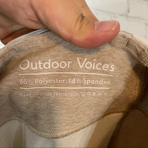 Outdoor Voices Tri Color Leggings Beige Cream Grey Size Small - Picture 8 of 10